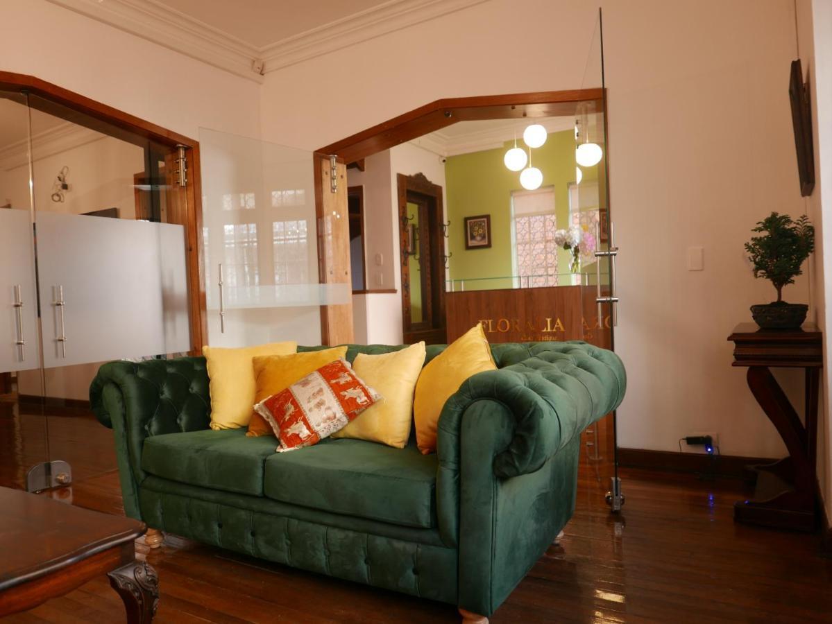 Floralia Casa Boutique Bed & Breakfast Bogota Exterior photo