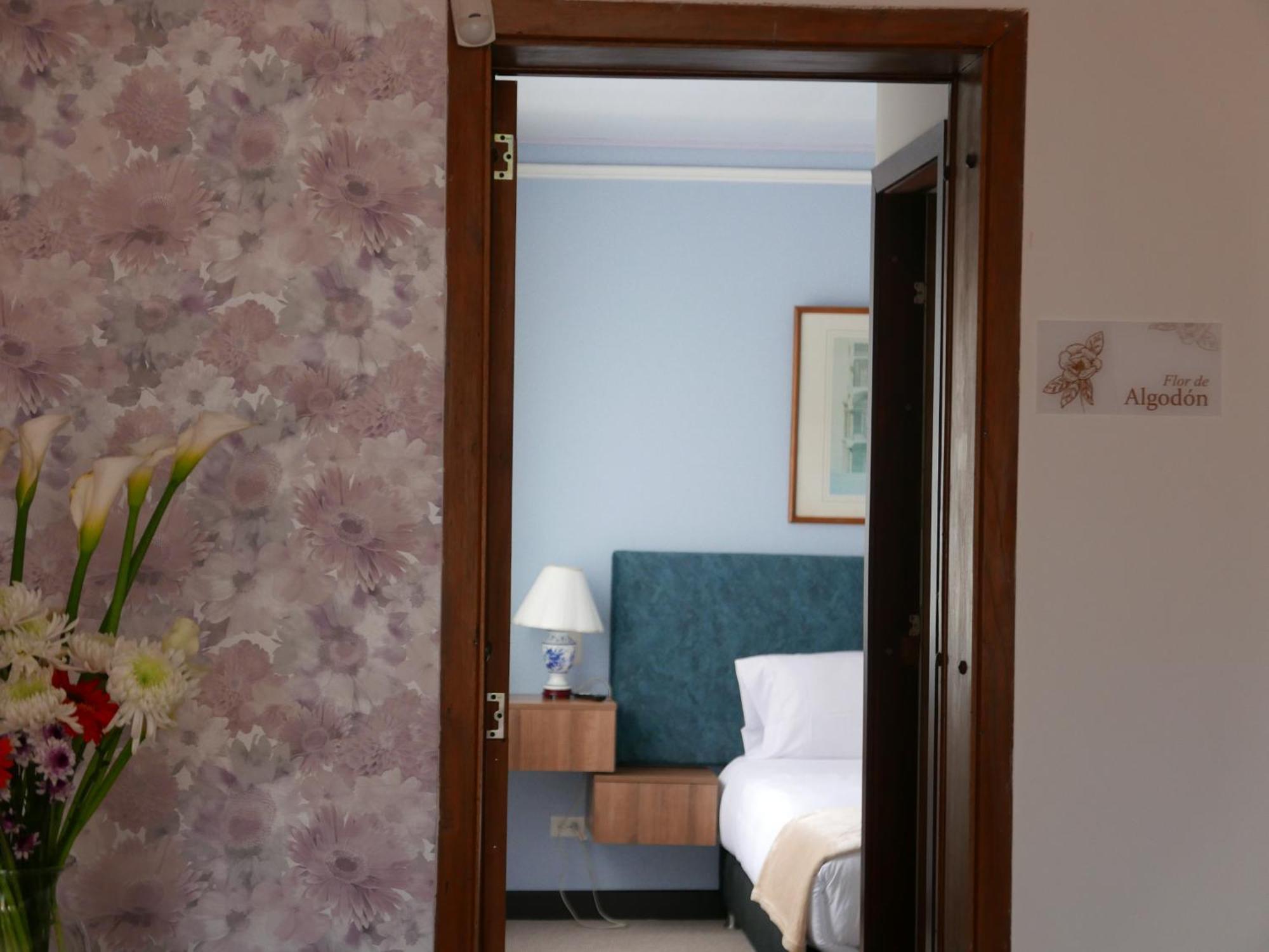 Floralia Casa Boutique Bed & Breakfast Bogota Exterior photo